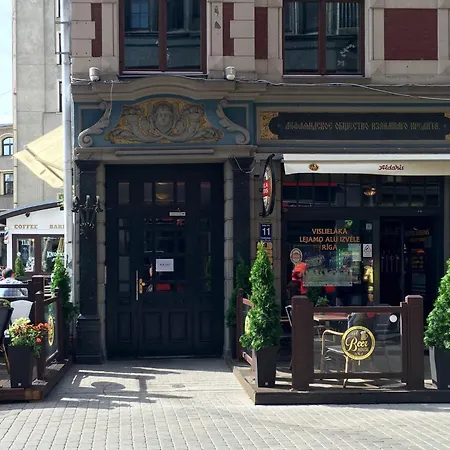 Luxurious Old 아파트